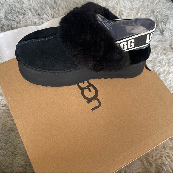 Ugg Funkette Slippers - Picture 3 of 4